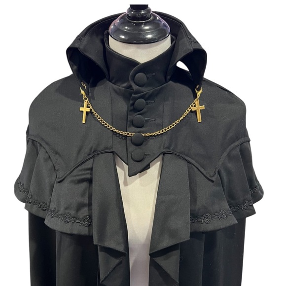Bodyline Japan Black Cosplay Cape with Chain and Crosses NWT Medium - Picture 4 of 9
